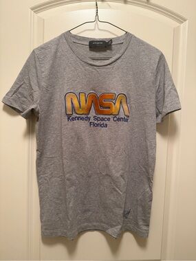 Coach Gray Short-Sleeve NASA Kennedy Space Center Graphic Tee